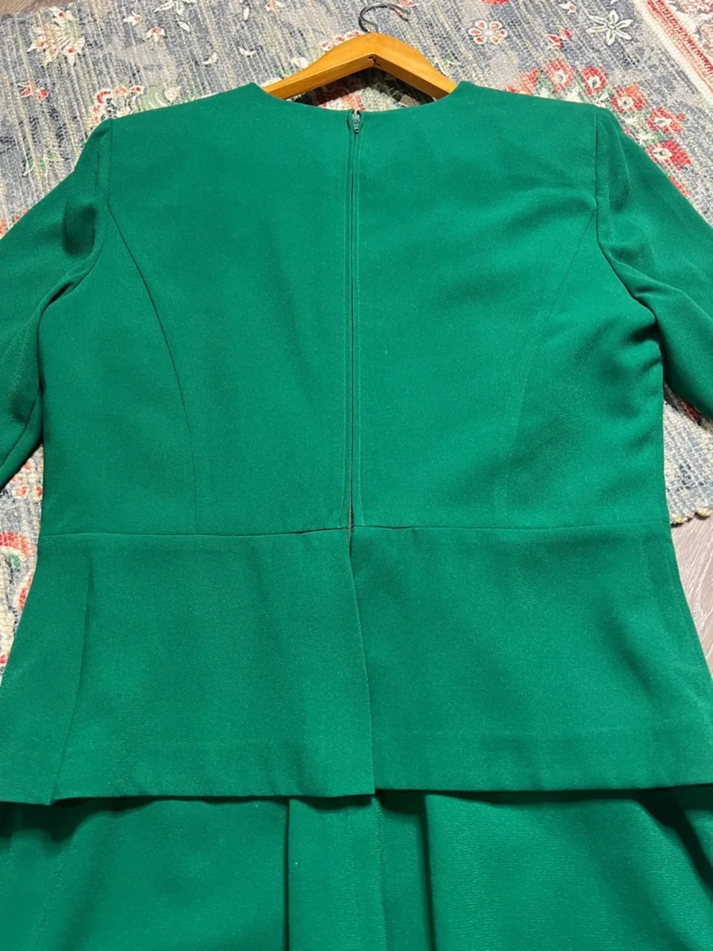 Plaza South Elegant Emerald Green Women's set